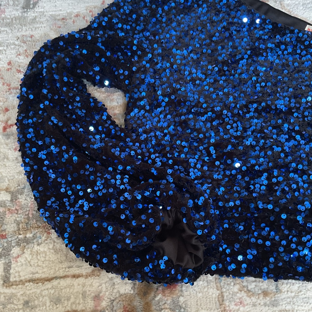 Intempo One-Shoulder Sequin Top - Picture 9 of 13
